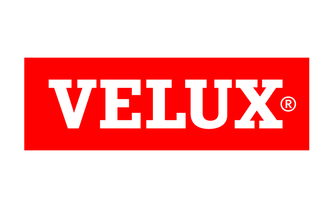 Artisan couvreur Boglioni travaille avec velux